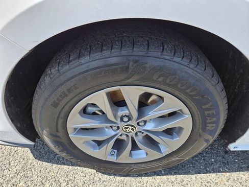 Used 2022 Toyota Sienna LE image 20