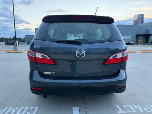 Used 2012 MAZDA MAZDA5 Touring w/ Moonroof & Audio Pkg FWD image 7
