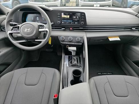 New 2026 Hyundai Elantra SE FWD image 20