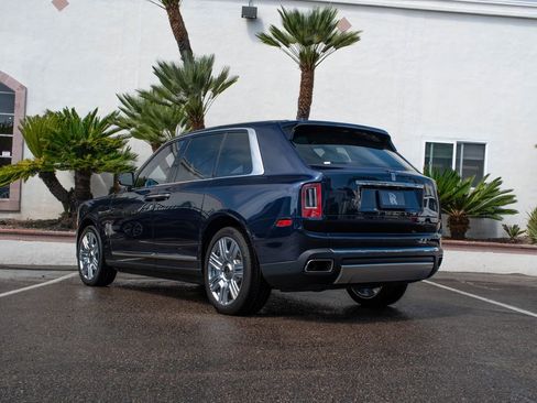 Certified 2019 Rolls-Royce Cullinan AWD/4WD image 46