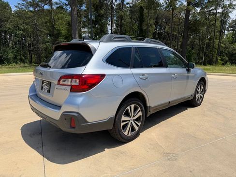 Used 2019 Subaru Outback 2.5i Limited AWD/4WD image 5