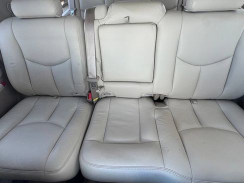 Used 2003 Chevrolet Suburban LS w/ LS Preferred Equipment Group AWD/4WD image 23
