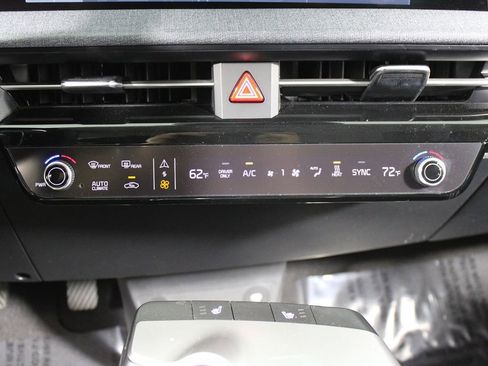 Used 2024 Kia EV6 Light RWD image 13