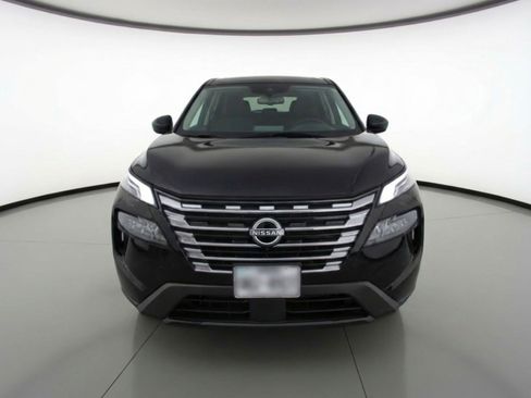 Used 2025 Nissan Rogue SV FWD image 2