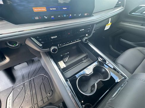 New 2026 Chevrolet Suburban LT w/ Comfort Package image 33