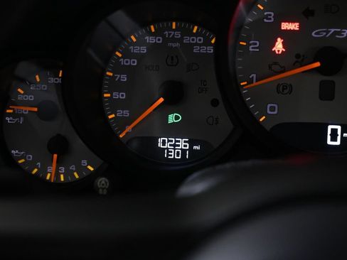 Certified 2018 Porsche 911 GT3 RWD image 14