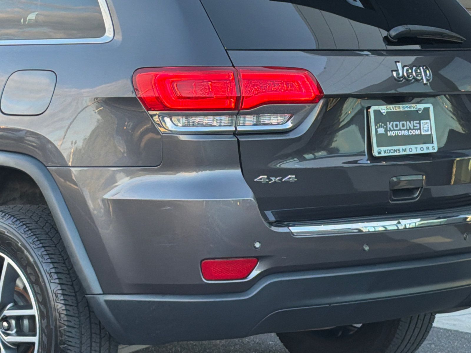 Used 2017 Jeep Grand Cherokee Limited AWD/4WD image 7