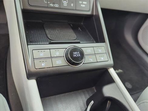 Used 2024 Hyundai Kona Limited FWD image 22