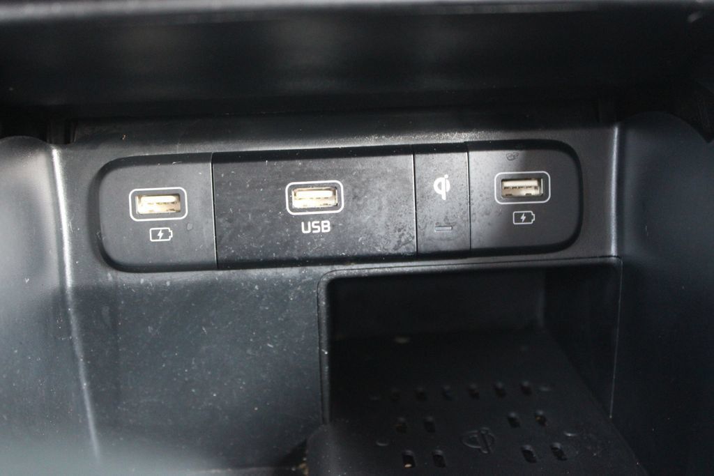 Used 2023 Kia Sorento S w/ Panoramic Sunroof Package AWD/4WD image 47