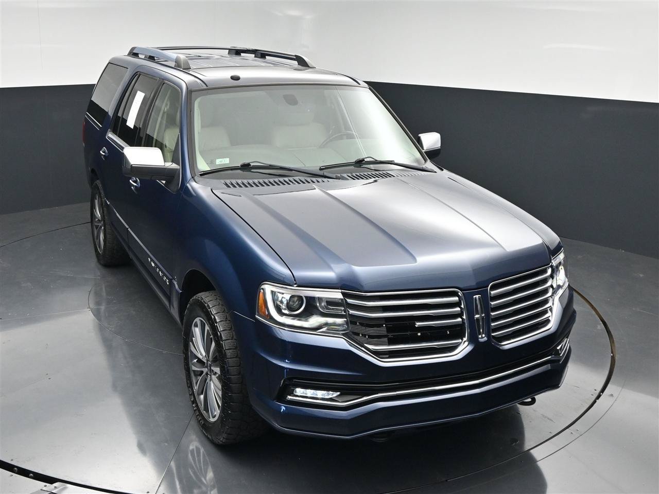 Used 2017 Lincoln Navigator Select AWD/4WD image 21