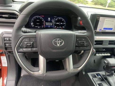 Used 2025 Toyota Tacoma TRD Sport AWD/4WD image 20