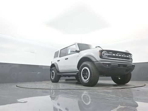 New 2026 Ford Bronco Outer Banks image 32