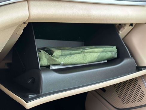 Used 2023 Jeep Grand Cherokee Limited w/ Luxury Tech Group II image 30