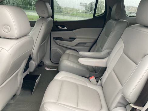 Used 2018 GMC Acadia SLT FWD image 4