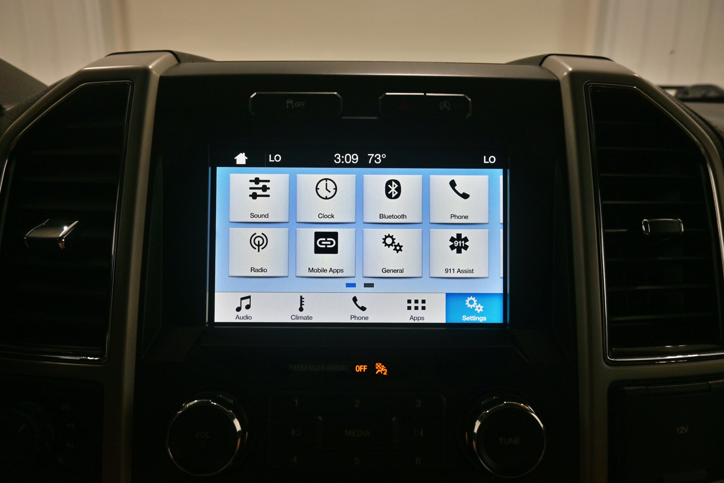 Used 2018 Ford F150 Lariat AWD/4WD image 17