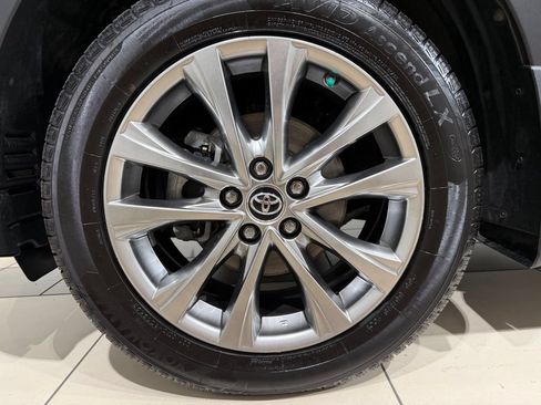 Certified 2018 Toyota RAV4 Limited AWD/4WD image 10