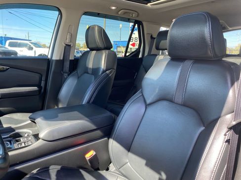 Certified 2023 Honda Pilot Touring image 10