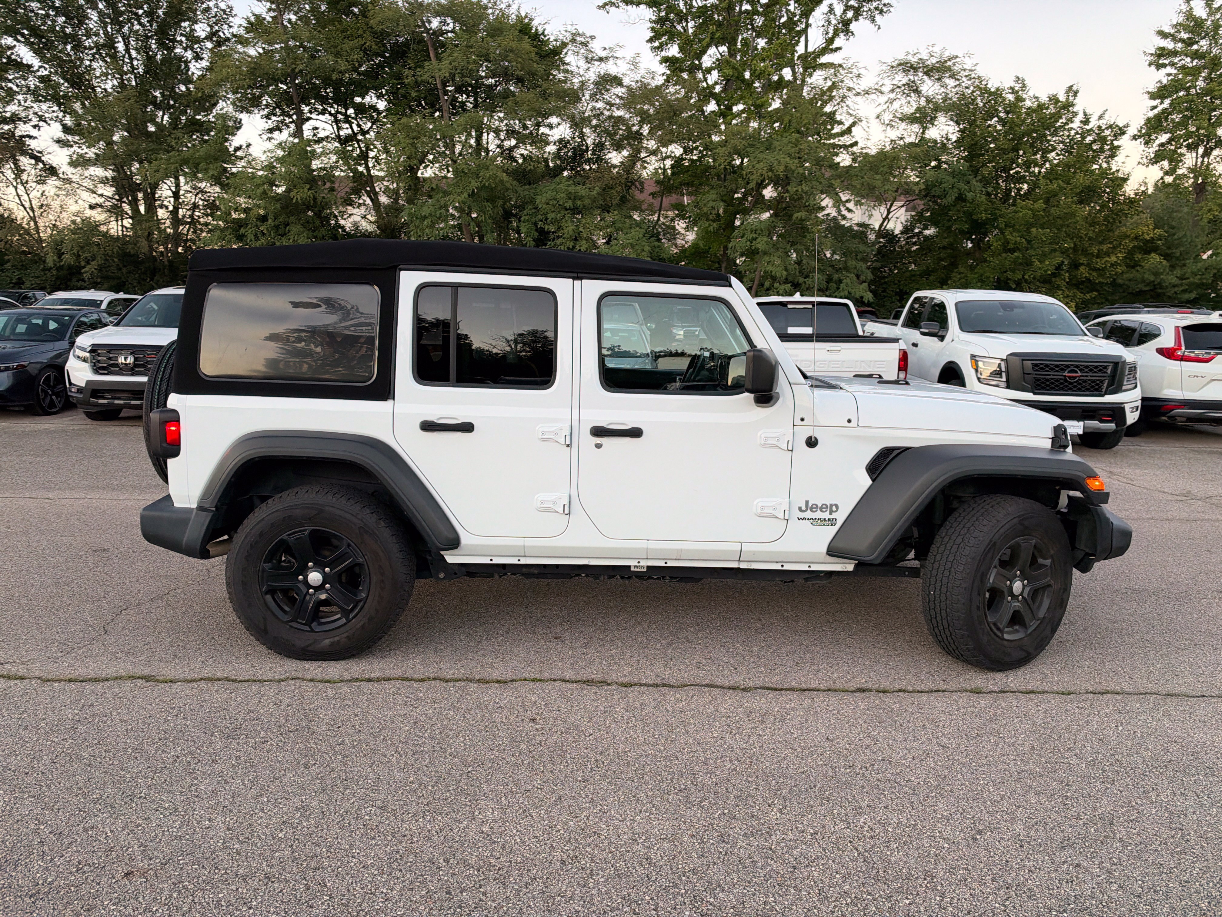 Used 2021 Jeep Wrangler Unlimited Sport AWD/4WD image 22