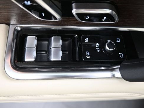 Used 2023 Land Rover Range Rover SE AWD/4WD image 25