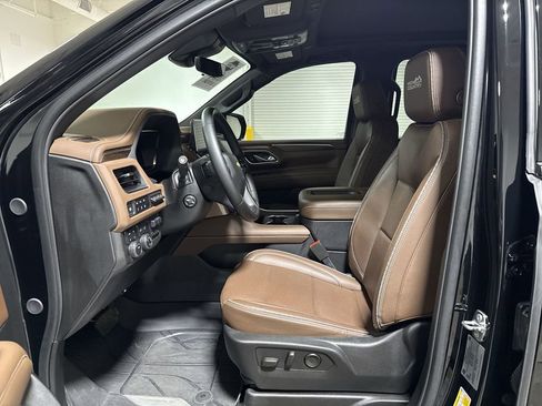 Used 2024 Chevrolet Suburban High Country w/ Premium Package AWD/4WD image 21
