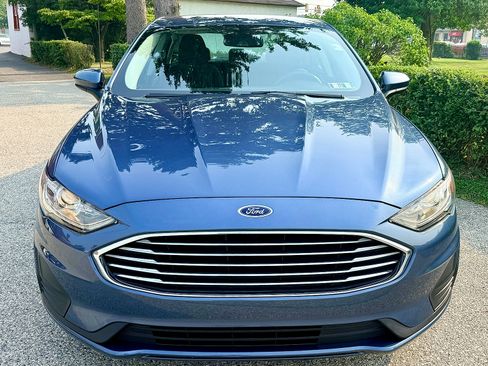 Used 2019 Ford Fusion SE FWD image 9