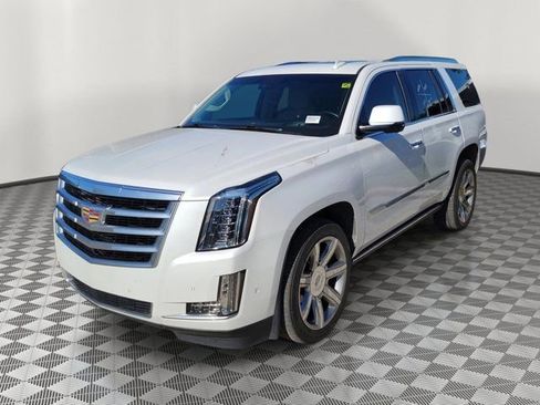 Used 2019 Cadillac Escalade Premium Luxury RWD image 2
