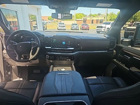 Used 2024 Chevrolet Silverado 2500 High Country w/ Midnight Edition AWD/4WD image 13