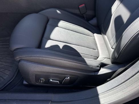 Used 2025 BMW i4 xDrive40i image 17