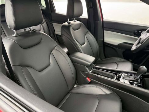 New 2026 Jeep Compass Limited image 18