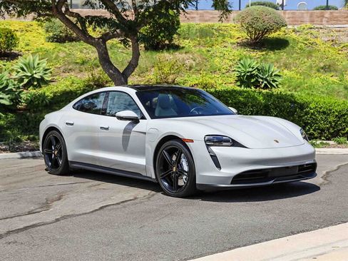 Used 2022 Porsche Taycan RWD image 6