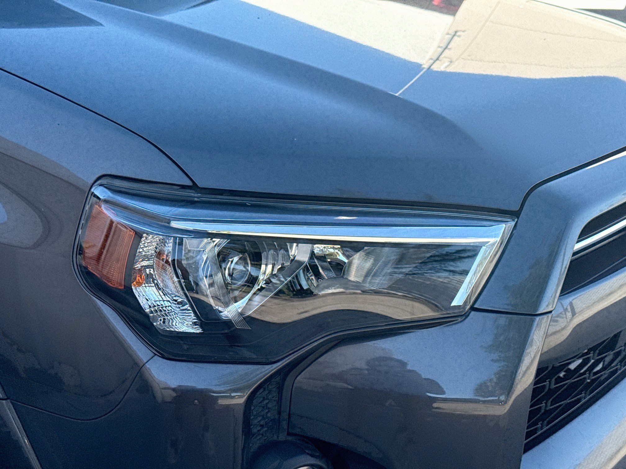 Used 2021 Toyota 4Runner SR5 Premium w/ Moonroof Package RWD image 35