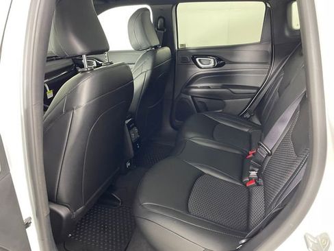 New 2026 Jeep Compass Latitude w/ Sun and Sound Group AWD/4WD image 4
