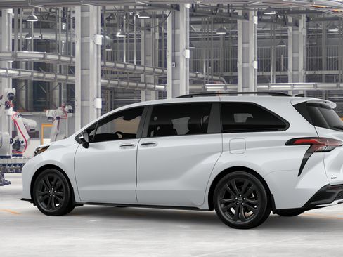New 2026 Toyota Sienna XSE FWD image 7