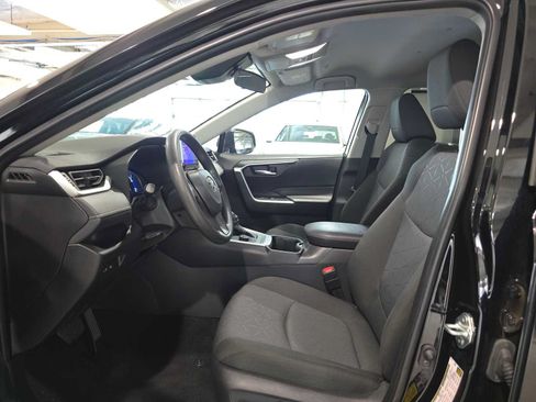 Used 2025 Toyota RAV4 XLE AWD/4WD image 20