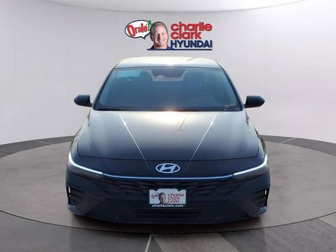 New 2026 Hyundai Elantra SE FWD image 8