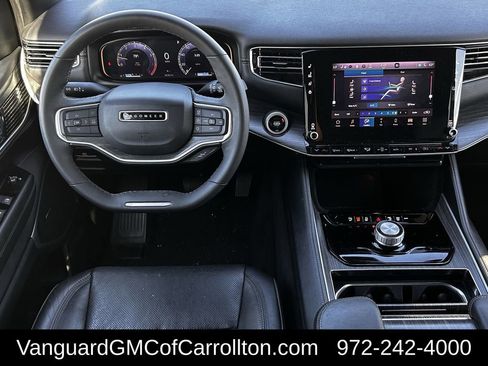 Used 2024 Jeep Wagoneer Series II w/ Flexible Seating Group image 13