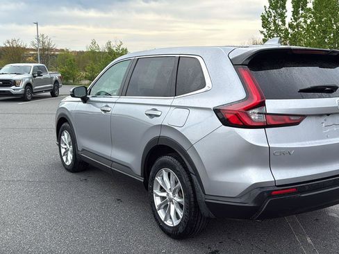 Used 2024 Honda CR-V EX-L image 9