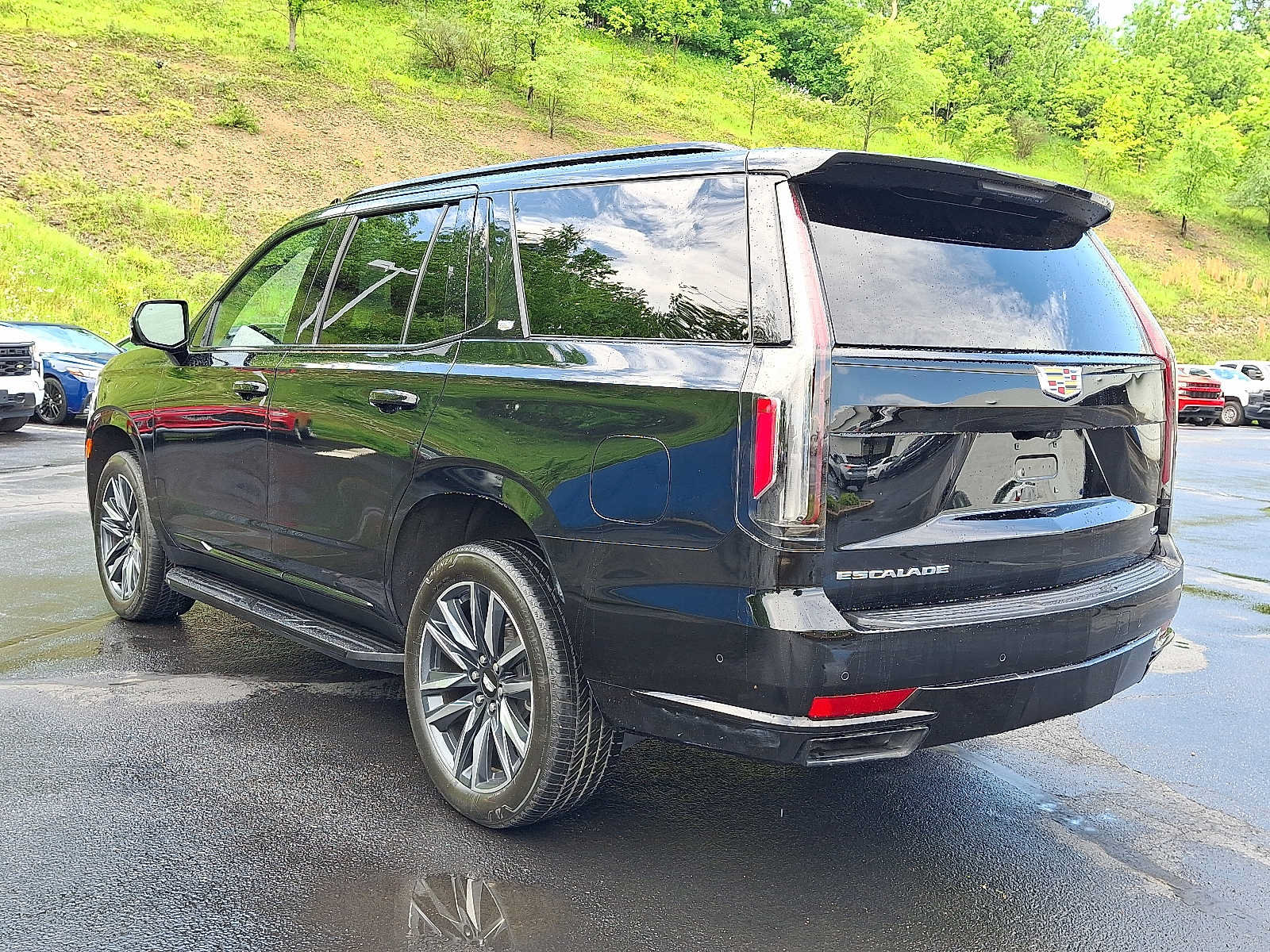 Used 2023 Cadillac Escalade Sport AWD/4WD image 5