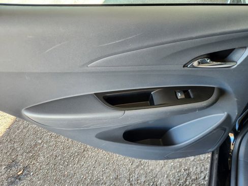 Used 2020 Chevrolet Bolt LT image 13