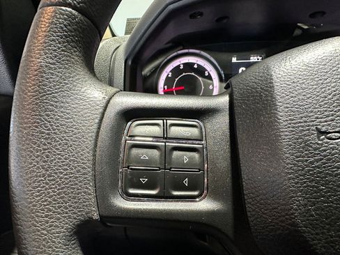 Used 2018 RAM 1500 Express AWD/4WD image 16