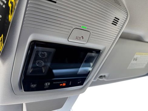 New 2025 Volkswagen Tiguan SE image 30