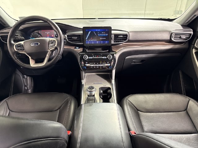 Used 2021 Ford Explorer Limited w/ Equipment Group 301A AWD/4WD image 22