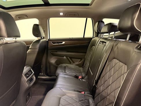 Used 2024 Volkswagen Atlas SEL Premium R-Line image 21