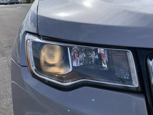 Used 2021 Jeep Grand Cherokee Laredo AWD/4WD image 9