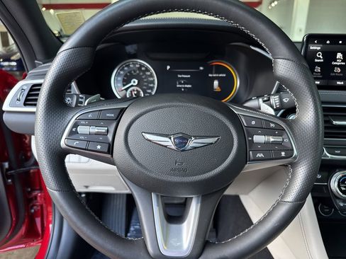 Used 2022 Genesis G70 2.0T image 28