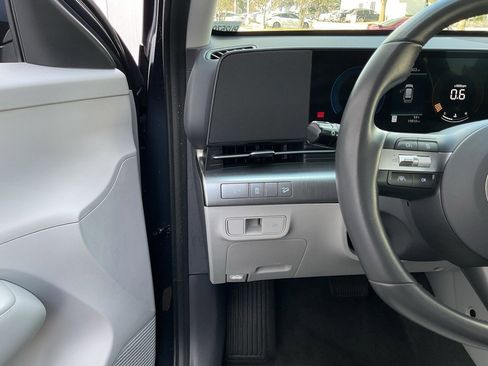 Used 2025 Hyundai Kona SEL image 24