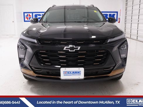 Used 2025 Chevrolet Trax ACTIV w/ Driver Confidence Package FWD image 2