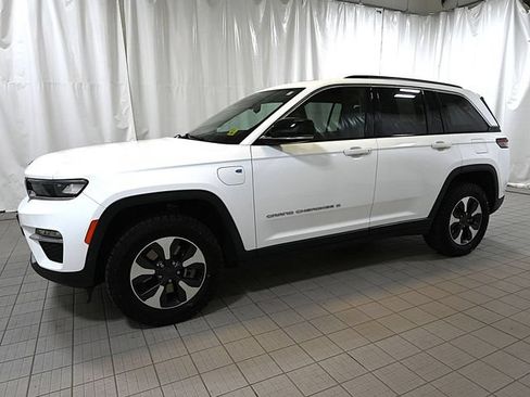 Used 2023 Jeep Grand Cherokee 4WD 4xe image 9