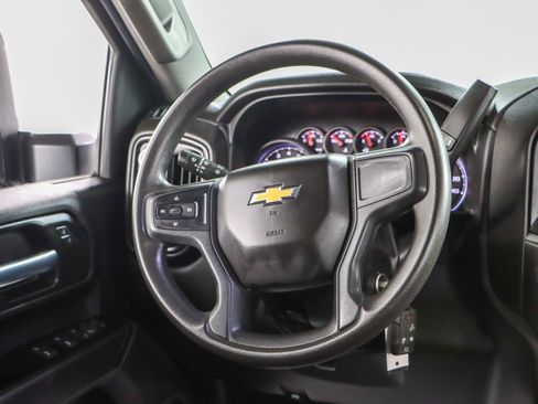 Used 2022 Chevrolet Silverado 2500 Custom w/ Custom Value Package image 13