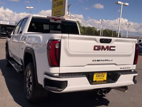 Used 2025 GMC Sierra 3500 Denali w/ Denali Reserve Package AWD/4WD image 8